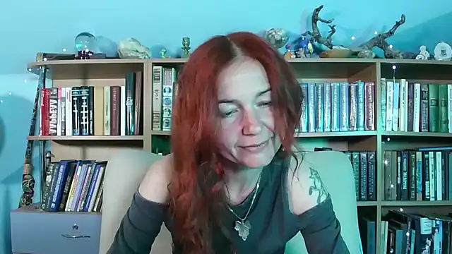 foxilady357 (F milf) - To dress off my sweater for 5 min
