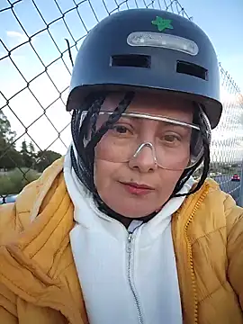 bellapaty (F milf) - Show tits 🍒  publi