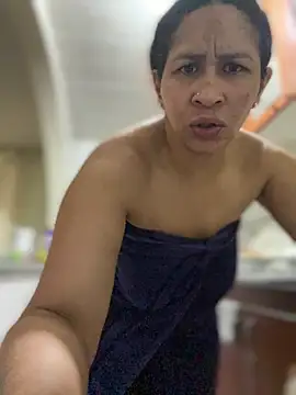 carola-ross (F milf) - Clamps on my nipples🍒