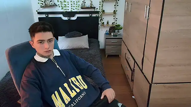 santii_ss (Ask my age) - show cum1!!!