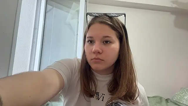 kamaladuplantis (F teen) - show my bra