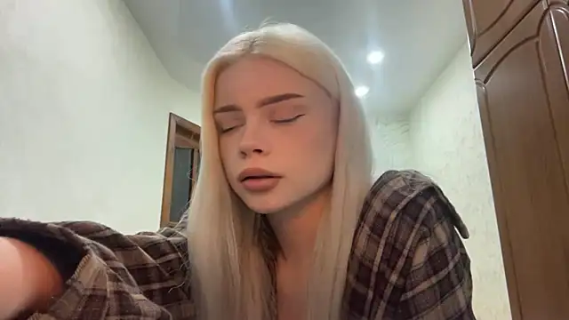 shainajoens - ShainaJoens's free webcam - UK Sex Cams