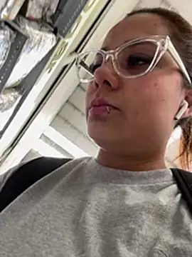 pretty__milf (F milf) - 💐Happy Mother's Day queen❤️