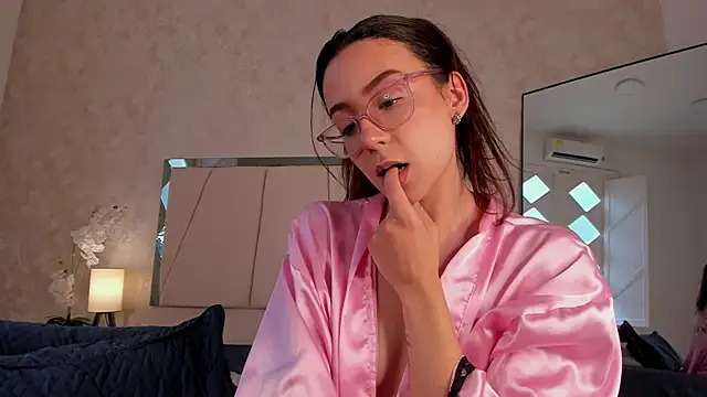 arii_wilde (F young) - All naked + sexy pose