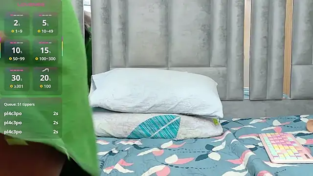bigcurvymoomy webcam