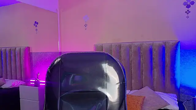 derek_sinn (M twink) - Show my feet