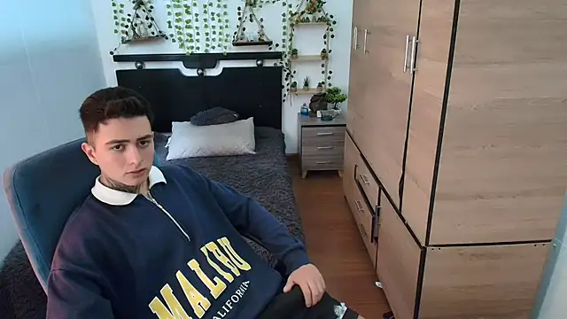 santii_ss (Ask my age) - show cum1!!!