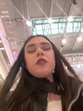luna__blaze (F teen) - show my big boobs in fitting room