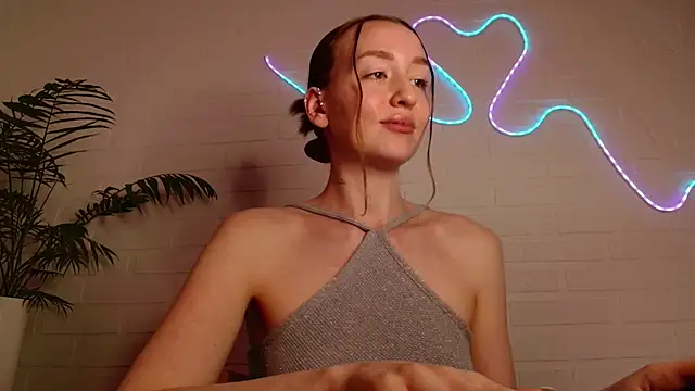 whiteprincessluna - WhitePrincessLuna's free webcam - UK Sex Cams