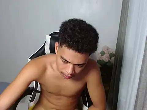 curlyasian_njxx live sex cam