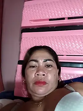 Webcam Model (SweetChubbyMommy_02)  is live.Free join now!