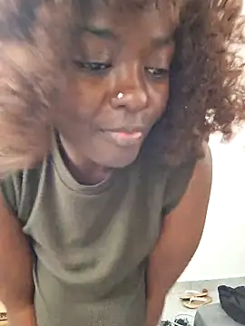 bustytemptress1