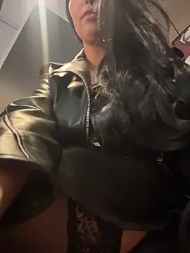 Tisha_Busty