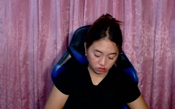 onlymaes_19 (F young) - DILDO IN PUSSY