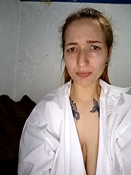 LeonaFox