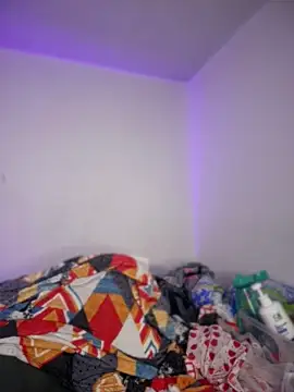 aurora_divine (F young) - controla mi juguete anal 5 minutos