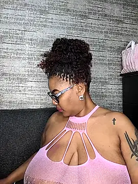 Webcam Model (ExclusiveLeexx)  is live.Free join now!