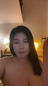 mo-mo-69 live sex cam