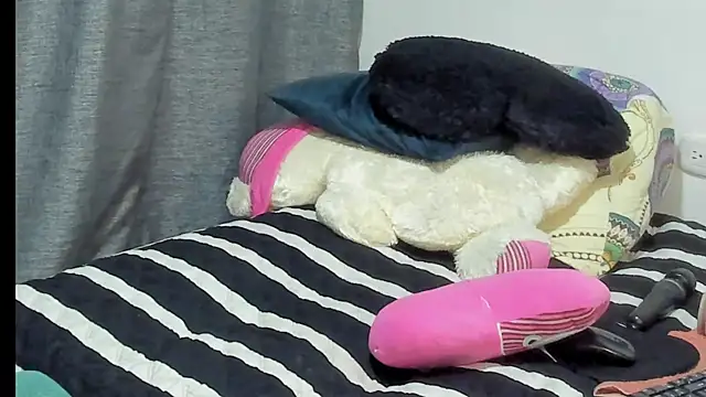 BrendaXiomy live sex cam