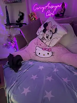 webcam striptease CurvyAnonymousGirl89