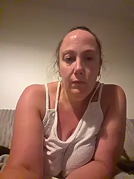 Webcam Model (Wisie_Cutie)  is live.Free join now!