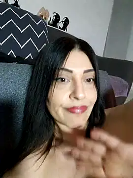 AryaSummersReal