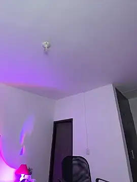 mirandaa_rogers (Ask my age) - fingers in my pussy 🌸😈