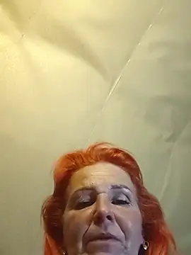 cassandrasandra44 (F mature) - Flash boob's