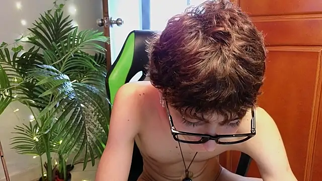 matty_sparkk (M twink) - a sample of that very hard cock+ass