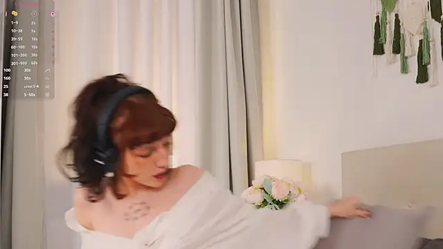 leelabubu (F teen) - hand bra
