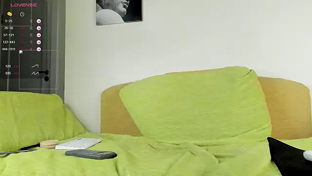 poisonevelyn (Ask my age) - COCK TEASE