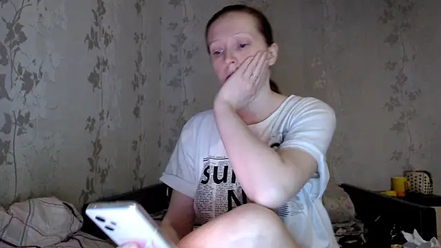 crystallangel - CrystallAngel's free webcam - UK Sex Cams