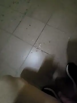 Valerious180's live cam