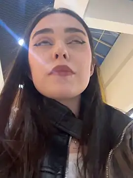 luna__blaze (F teen) - Fingering my pussy in crowded toilet