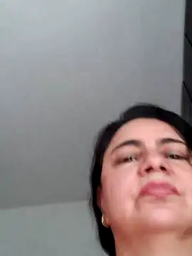 Webcam Model (michellrodriguez)  is live.Free join now!
