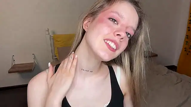 Catrinee live sex cam