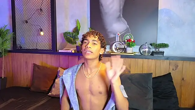 alancutee (M twink) - naked dance