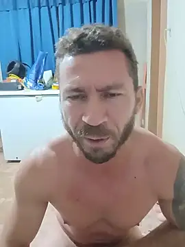 robertoluiz84 (Ask my age) - Tirar a camisa