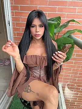 Model: HOT_LADY_777