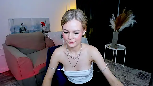 midnighteaura - MidnighteAura's free webcam - UK Sex Cams