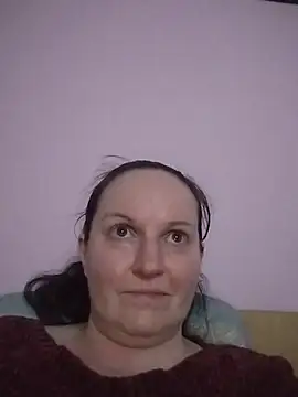 BustyLadyAlma live sex cam