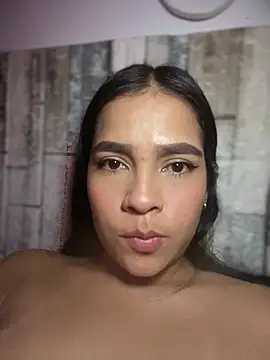 Webcam Model (Valery_lux16)  is live.Free join now!