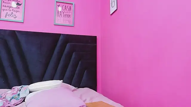 kinkyhousewifee webcam