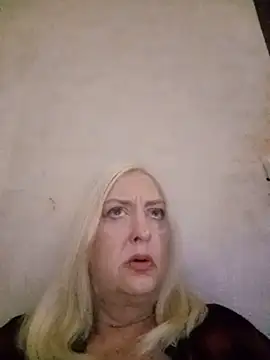 julia20x - Julia20X's free webcam - UK Sex Cams