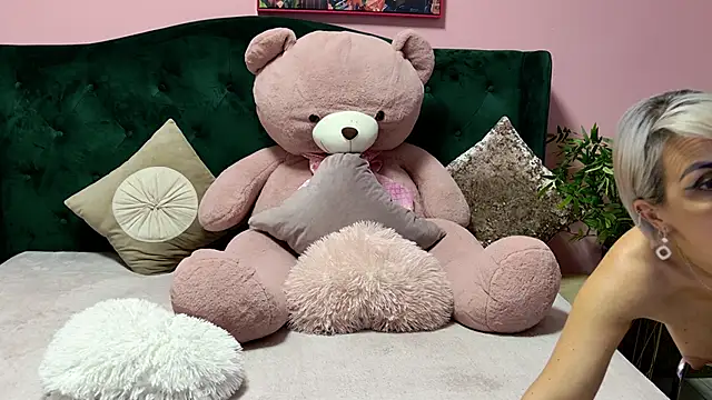 kirrawhite (F milf) - Squirt