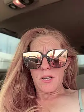 GoldenFlameGoddess live sex cam