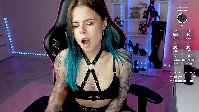 QueenAliceX