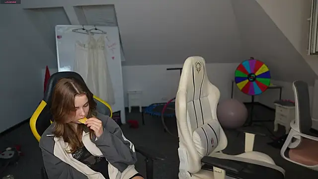 melissa_kiss054 - Melissa_kiss054's free webcam - UK Sex Cams