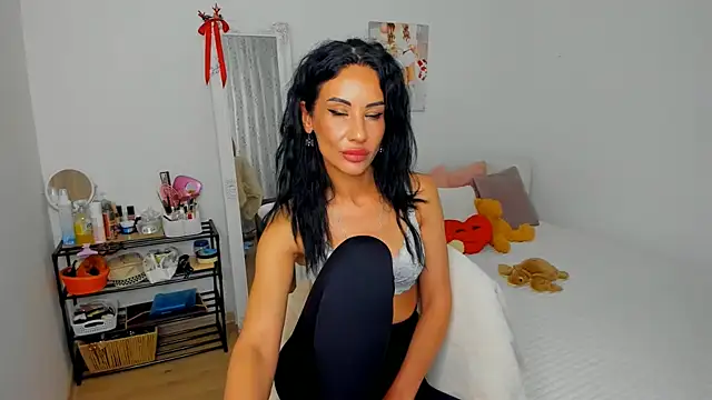 blackeyeslady (F milf) - take off shorts