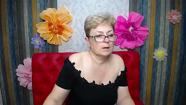 emiliagree (F mature) - make me wet and moan
